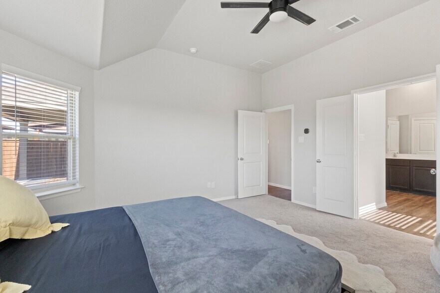 Building Photo - 1421 Avalon Ct