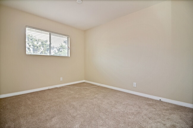 Building Photo - 4501 Pinyon Tree Ln