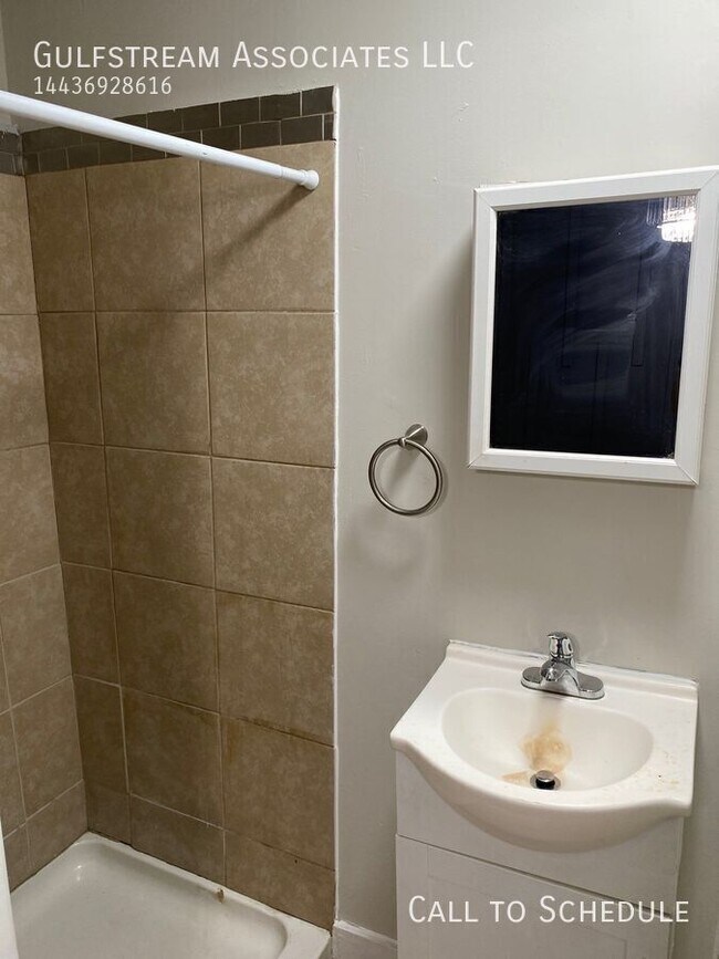 Building Photo - 1817 McHenry St