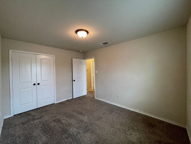 Building Photo - 3240 Valentino Dr