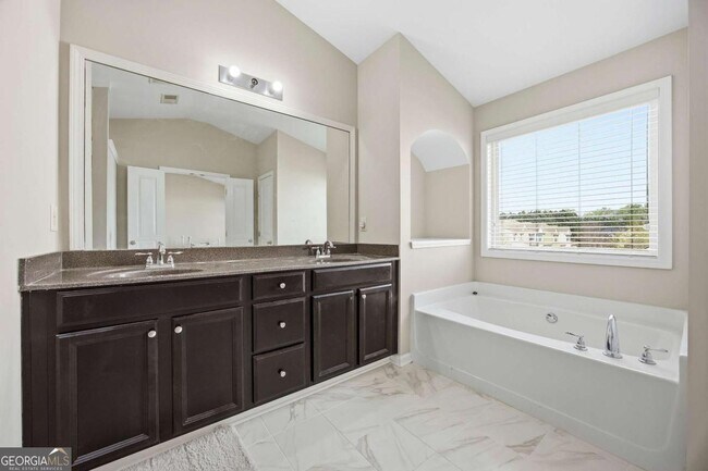 Building Photo - 2605 Runnymede Ct