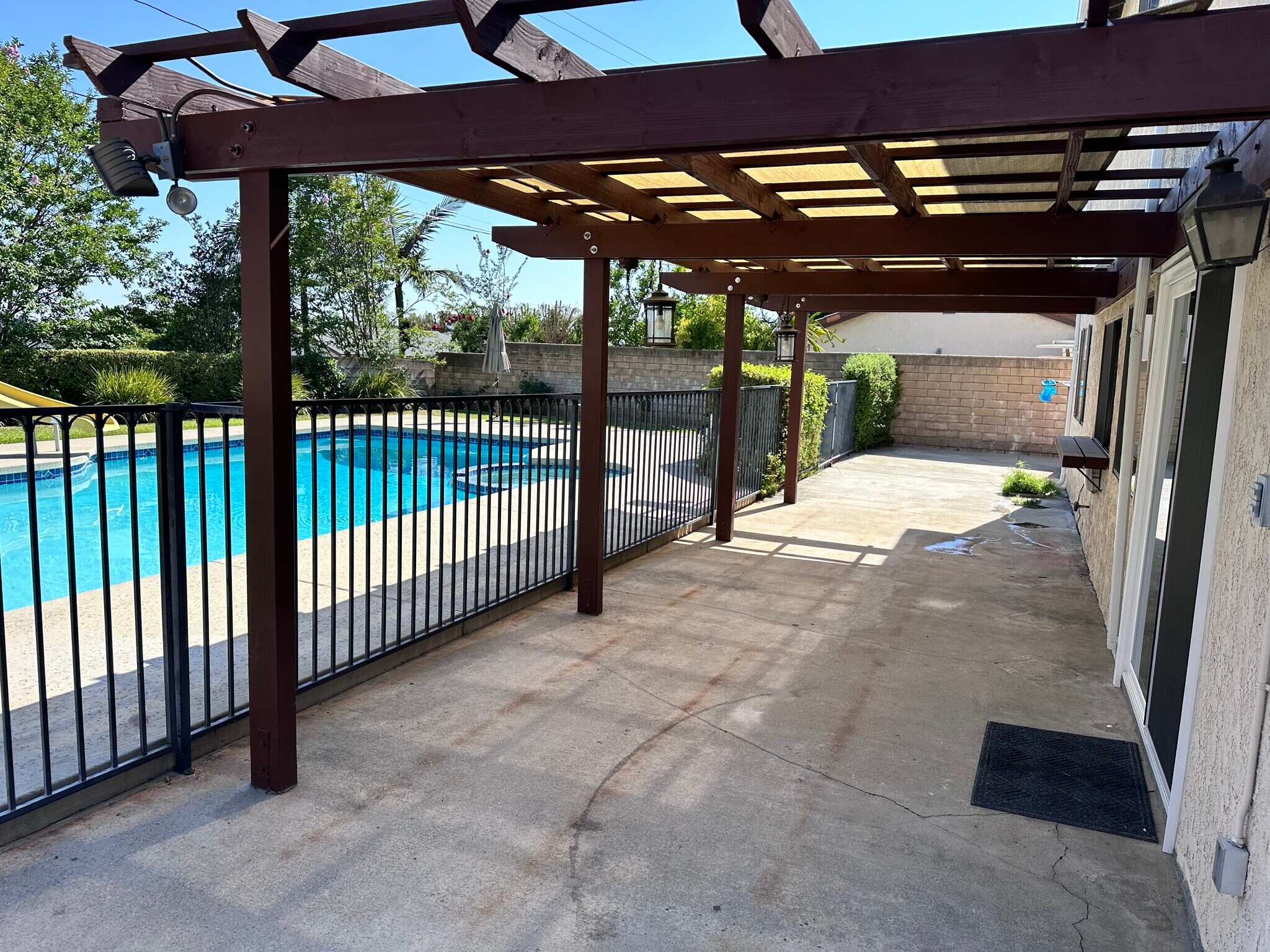 Building Photo - 3218 Tannencrest Dr