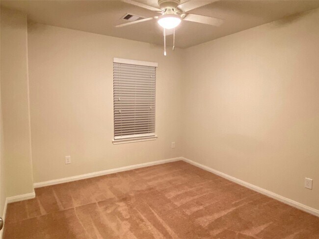Building Photo - 819 Messina Ln
