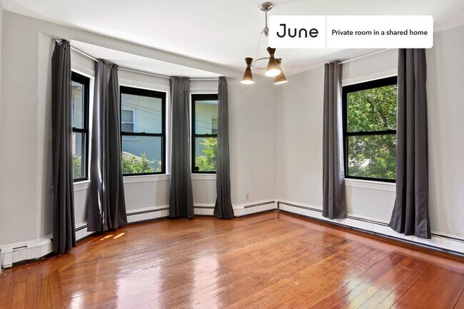 Building Photo - Room in Shared 4 bed/2 bath home