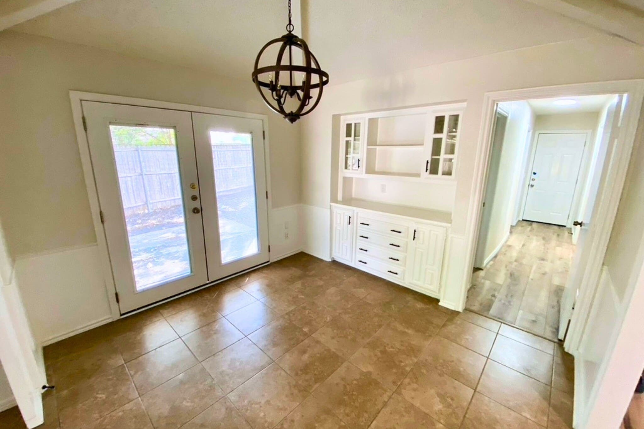 Breakfast Area - 2917 Las Palmas Ln