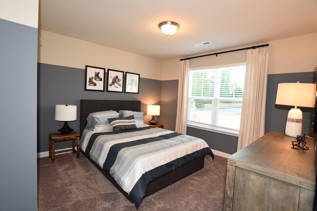 Building Photo - FURNISHED: Previous Model Home, For Rent 3 bedrooms/2.5 baths/2nd Floor Family Room w/kitchenette...