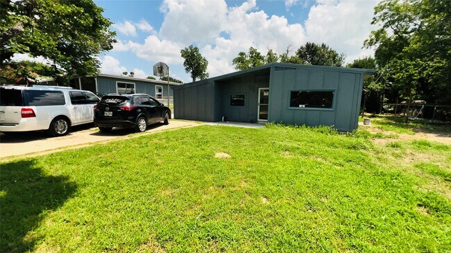 Building Photo - 706 Rockdale Rd
