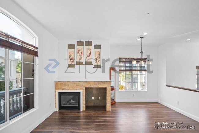 Building Photo - 882 Inspiration Pl
