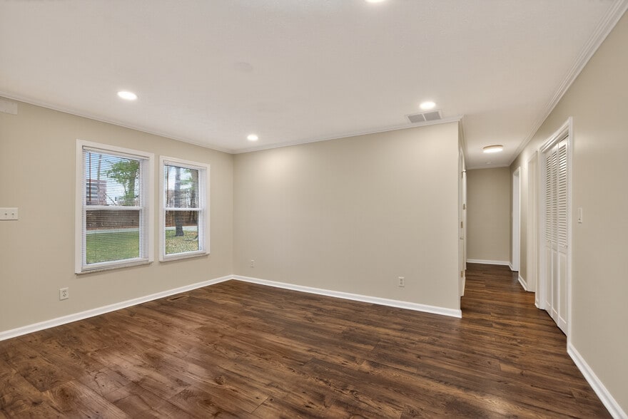 Building Photo - 11417 Washington Blvd