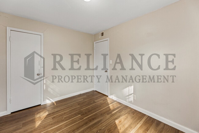 Building Photo - 628 S Mission Rd