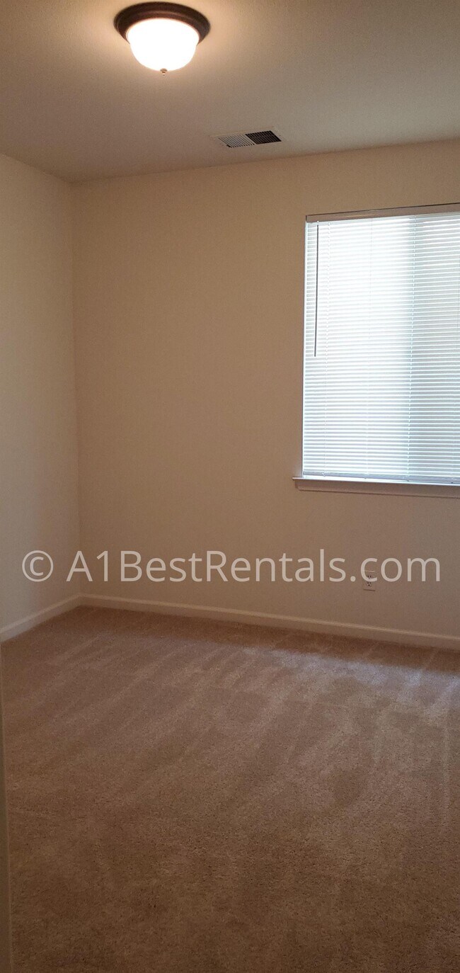 Building Photo - 2513 Guadalajara Dr