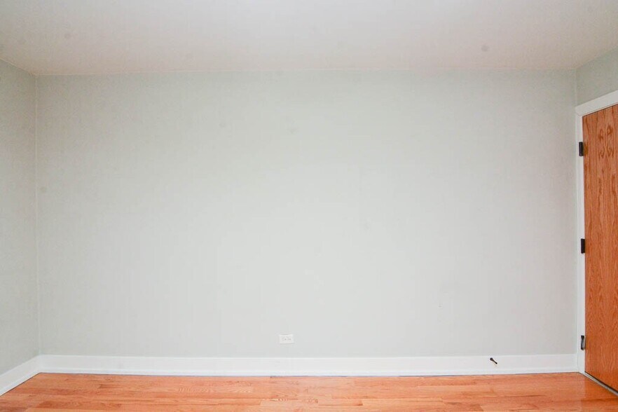 Building Photo - 2830 N Mildred Ave