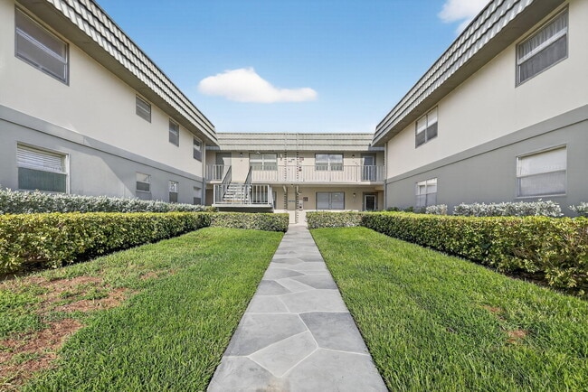 Building Photo - 610 Monaco Way