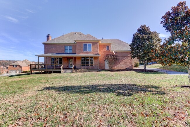Building Photo - Farragut 37934 - 4 bedroom, 2.5 bath home ...