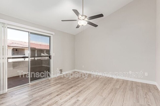 Building Photo - 10610 S 48th St