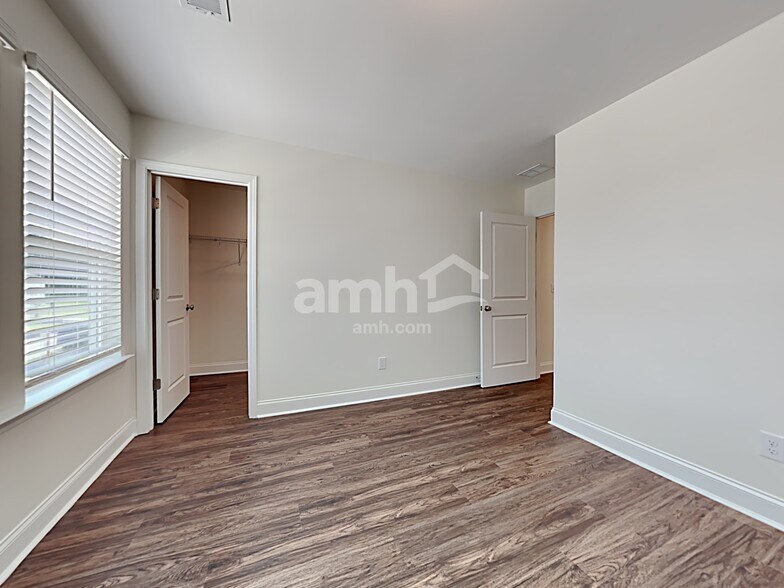 Building Photo - 281 Bering Ln