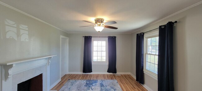 Building Photo - 125 Richlands Ave