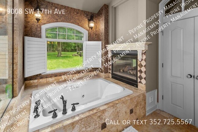 Building Photo - 9008 SW 17th Ave