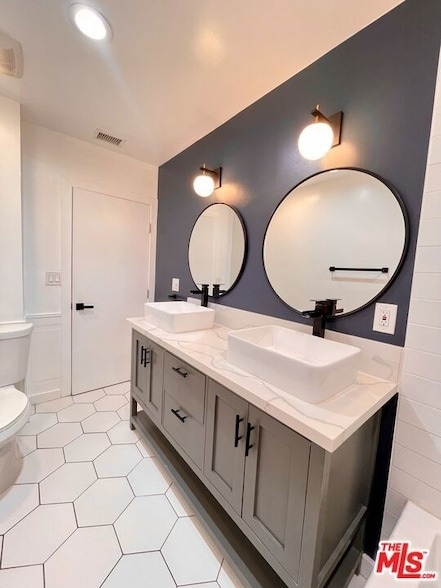 Building Photo - 5028 4th Ave