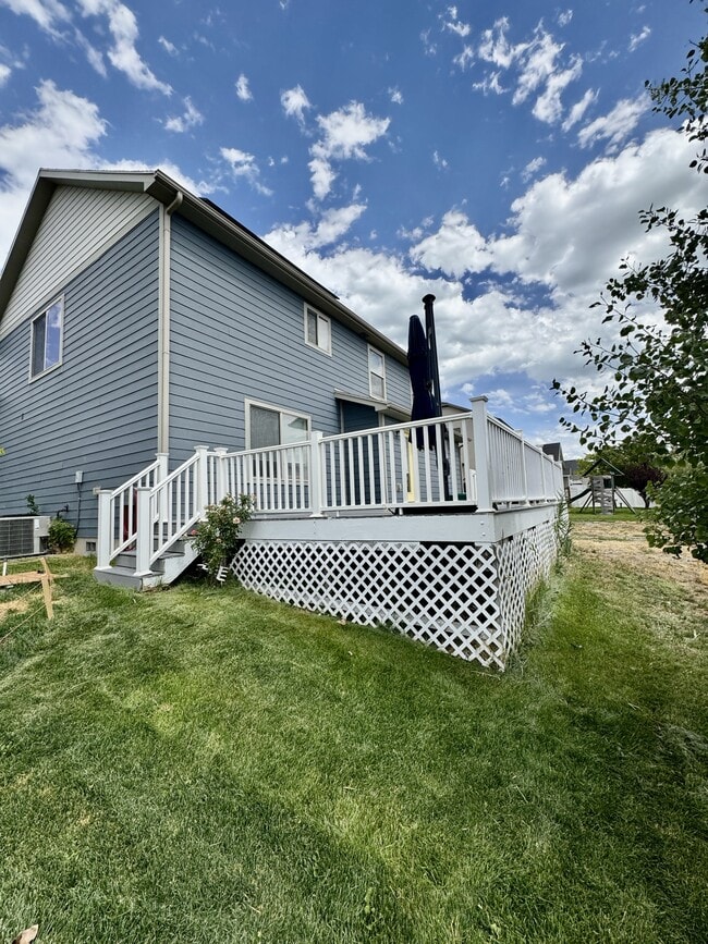 Building Photo - 722 S Willow Park Dr