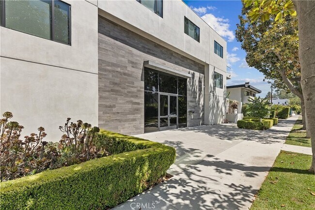 Building Photo - 4322 Gentry Ave
