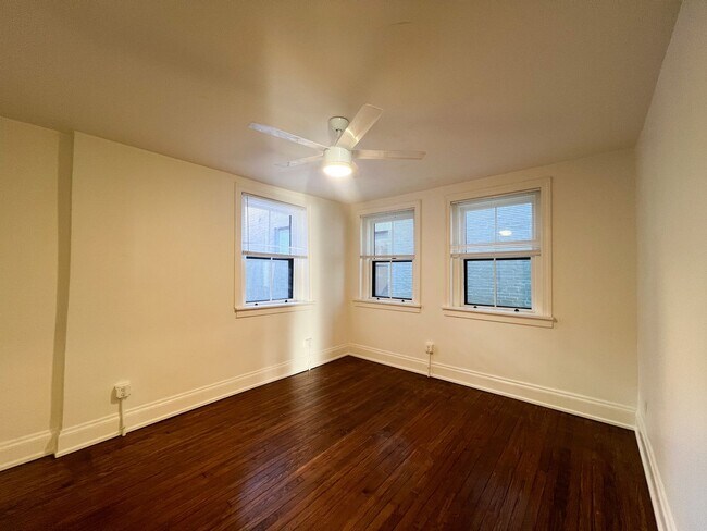 Building Photo - Newly Renovated