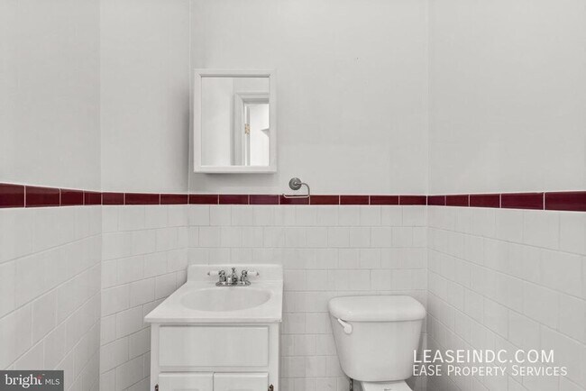 Building Photo - 203 R St NW