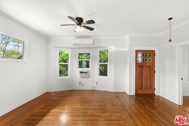 Building Photo - 123 Ellita Pl