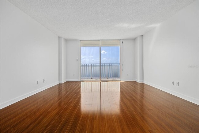 Building Photo - 2611 Bayshore Blvd