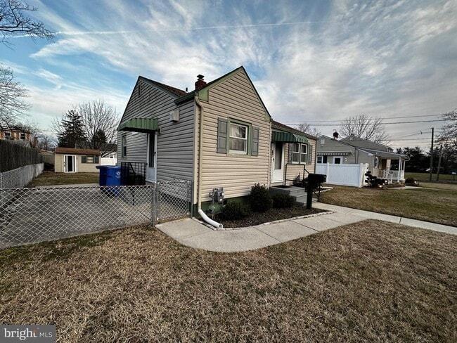 Primary Photo - 610 Lee Ave