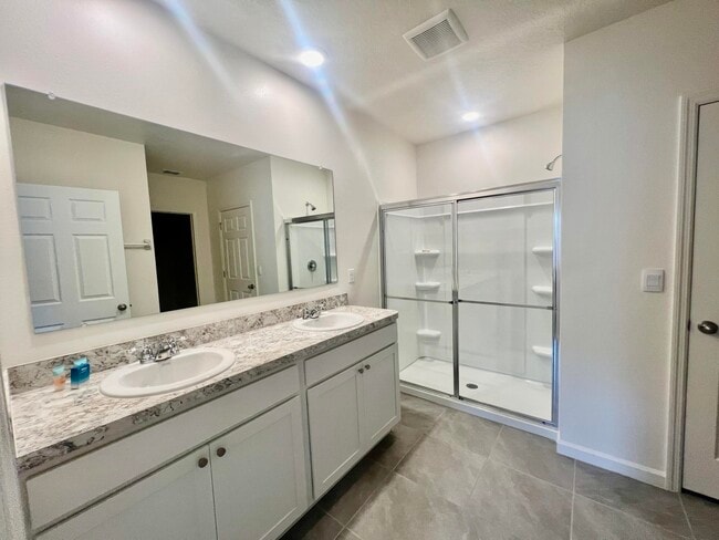 Building Photo - 6694 Topaz Dr