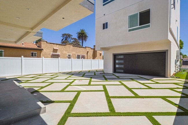 Building Photo - 2821 Virginia Rd