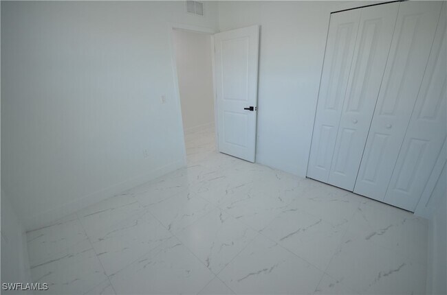 Building Photo - 2132 Barker Blvd