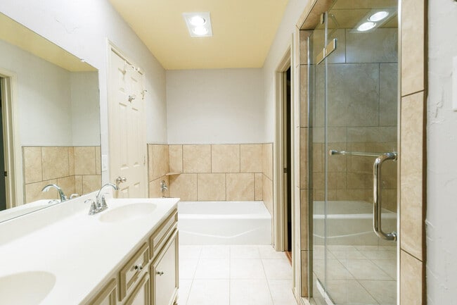 Building Photo - 8210 Chicago Ave