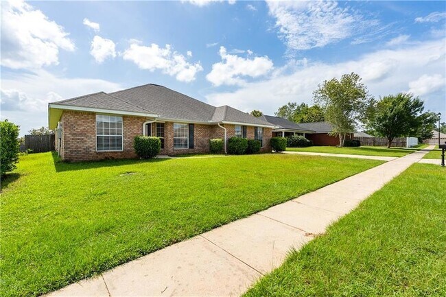Building Photo - 2940 Jersey Dr W