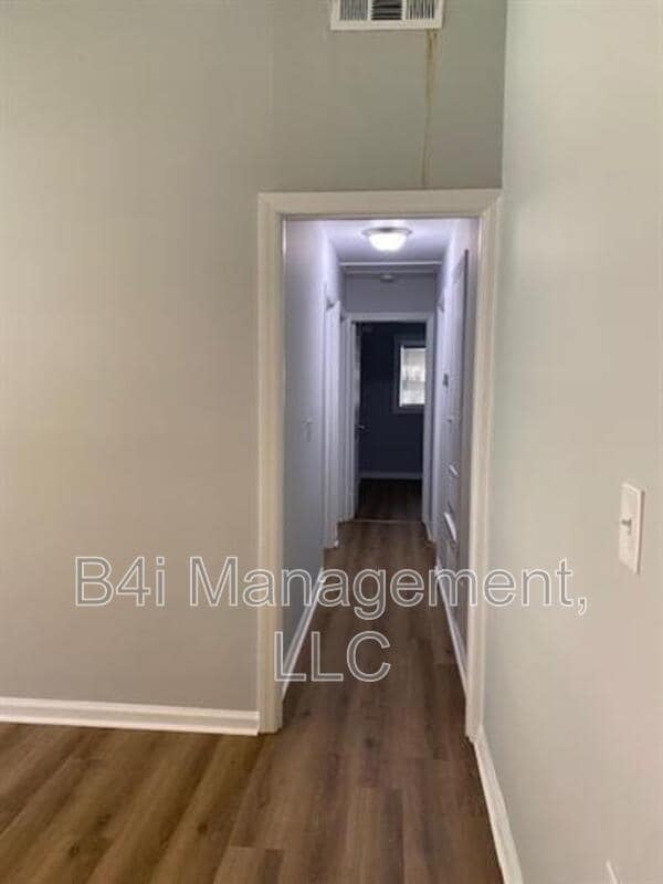 Building Photo - 255 Robert E Lee Dr