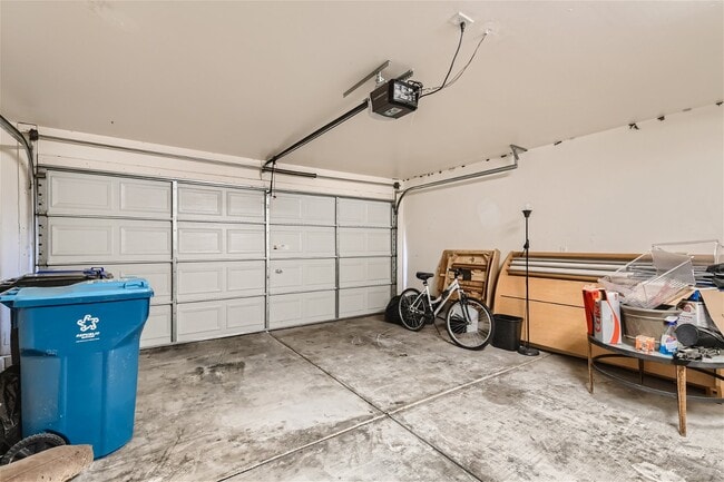 Building Photo - 9289 Wertz Ave
