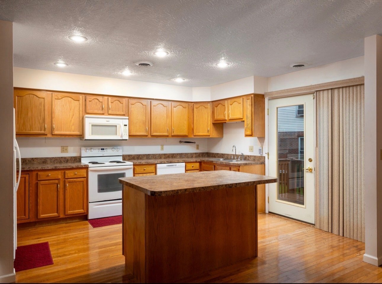 Building Photo - 6 Lincoln Heights