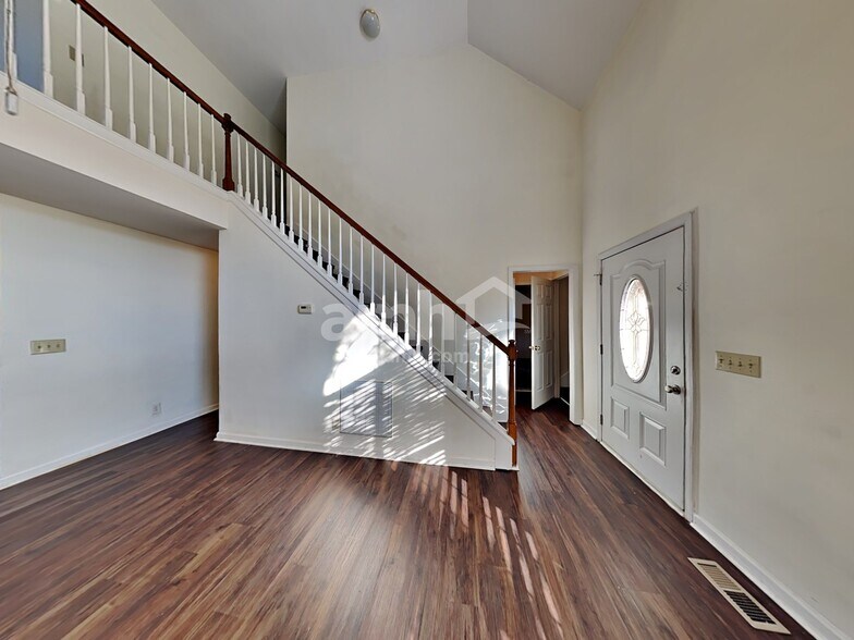 Building Photo - 6337 Willow Oak Dr