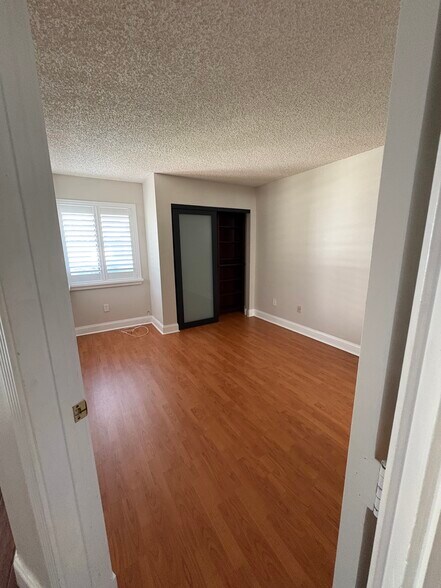 Bottom floor bedroom - 11756 Terra Bella Blvd