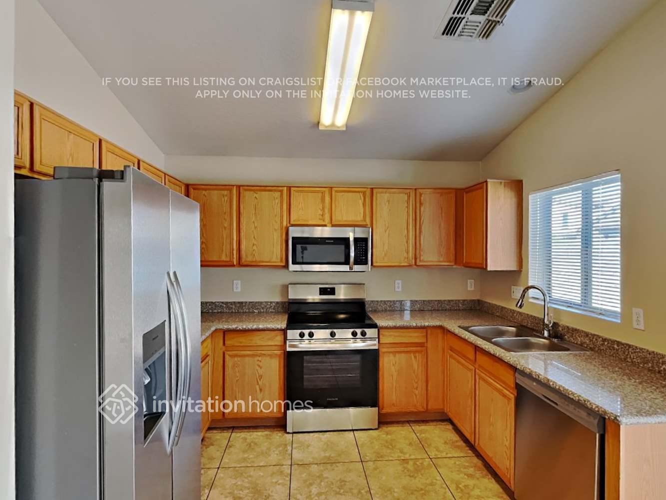 Building Photo - 12614 W Ash St