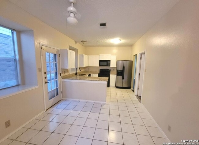 Building Photo - 5955 Heather View