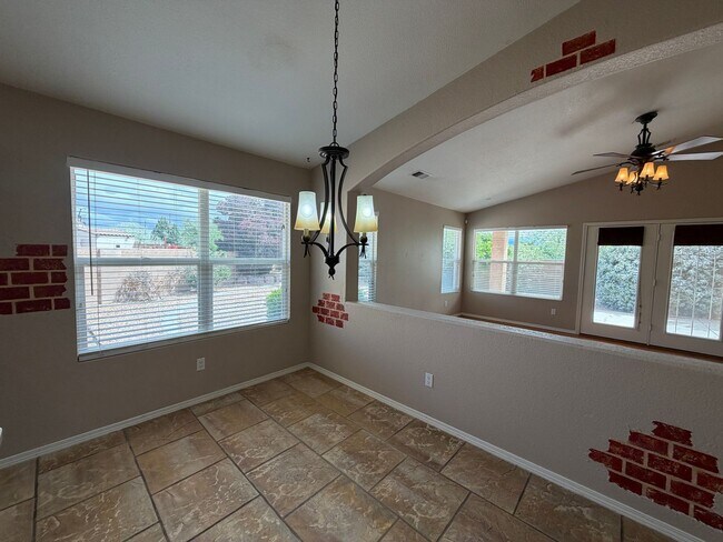 Building Photo - 3 Bedroom Single Story Home Available Near Dellyne Ave NW & Unser Blvd NW!