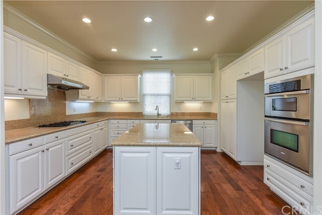 Building Photo - 42 Twin Gables