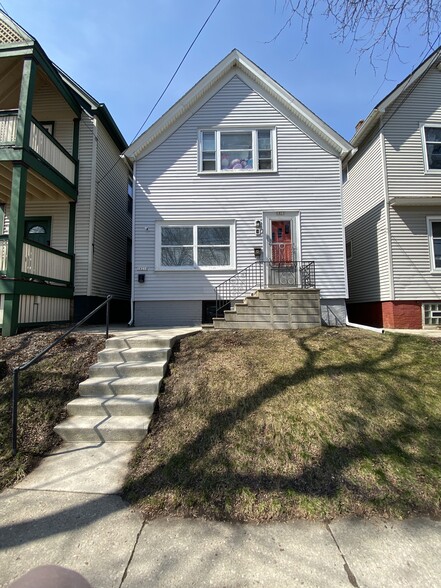 Primary Photo - 1821 N Astor St