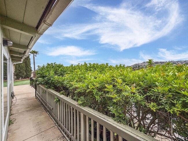 Building Photo - SD: Charming 2BD/2BA Home in La Mesa with Wraparound Porch, Turf Backyard & Attached Garage