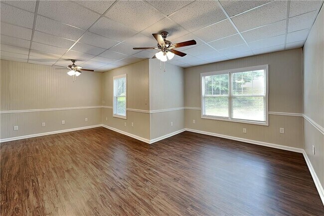 Building Photo - 183 Meadow Point