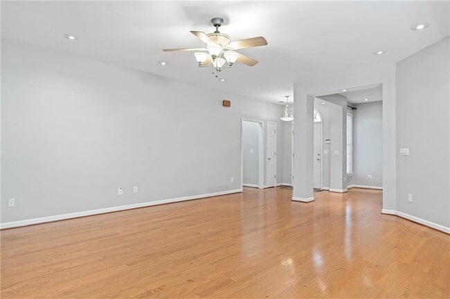 Building Photo - 304 Laurel Glen Crossing