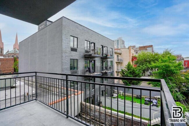Building Photo - 2 bedroom in Brooklyn NY 11206