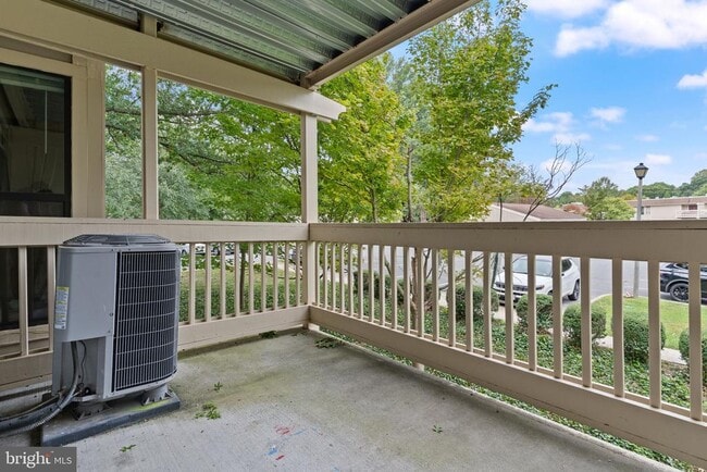 Building Photo - 5766 Rexford Ct